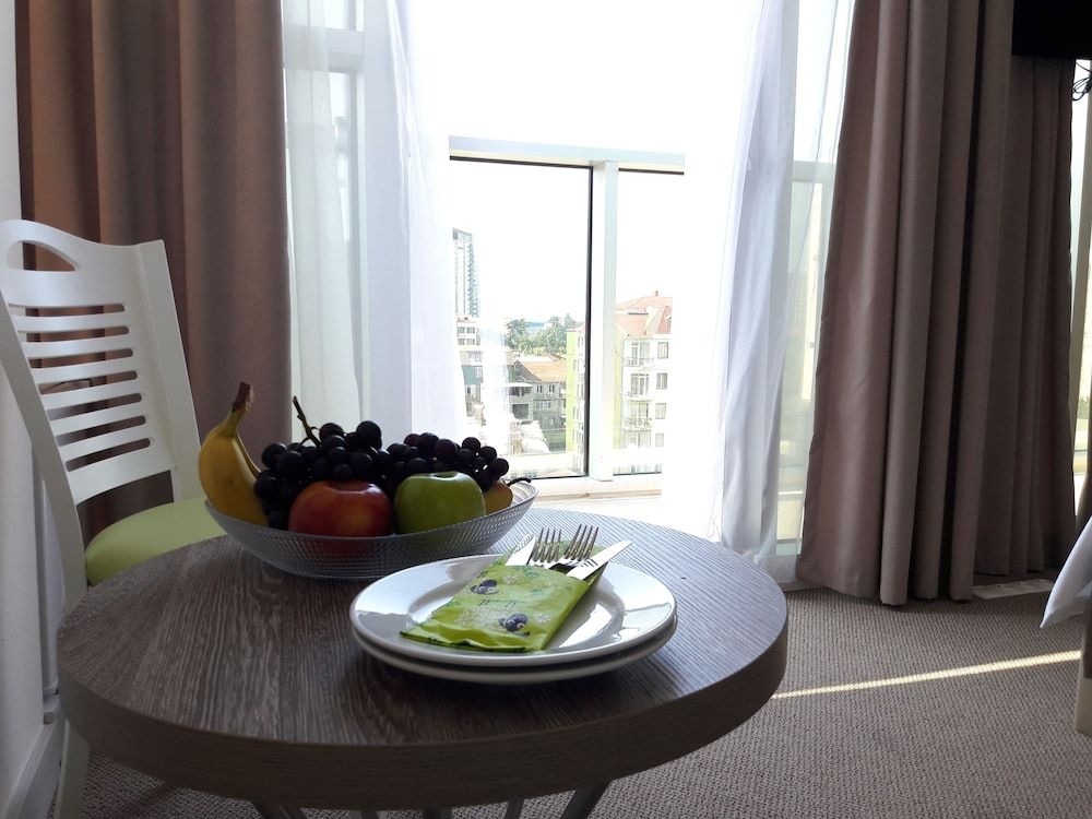 Hotel Green Glass Deluxe Room, Balcony 5