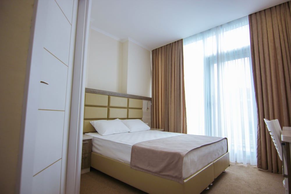 Hotel Green Glass Standard Double Room 5