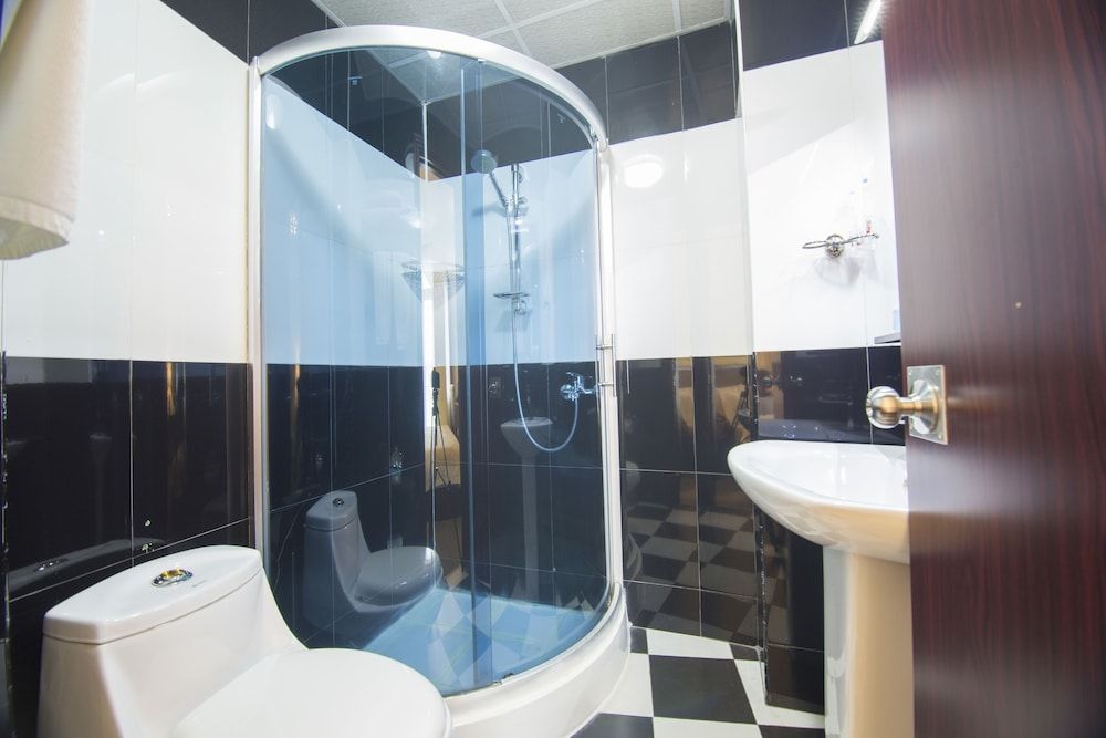 Hotel Aisi Standard Double or Twin Room 8