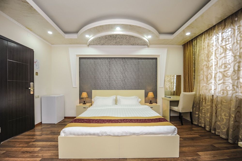 Hotel Aisi Standard Double or Twin Room