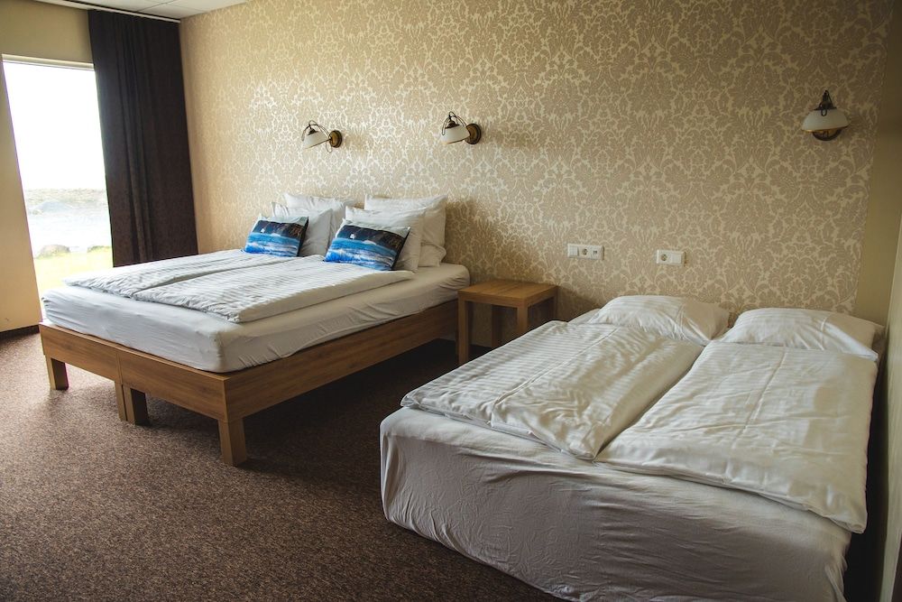 Hótel Dyrhólaey Superior Quadruple Room 2