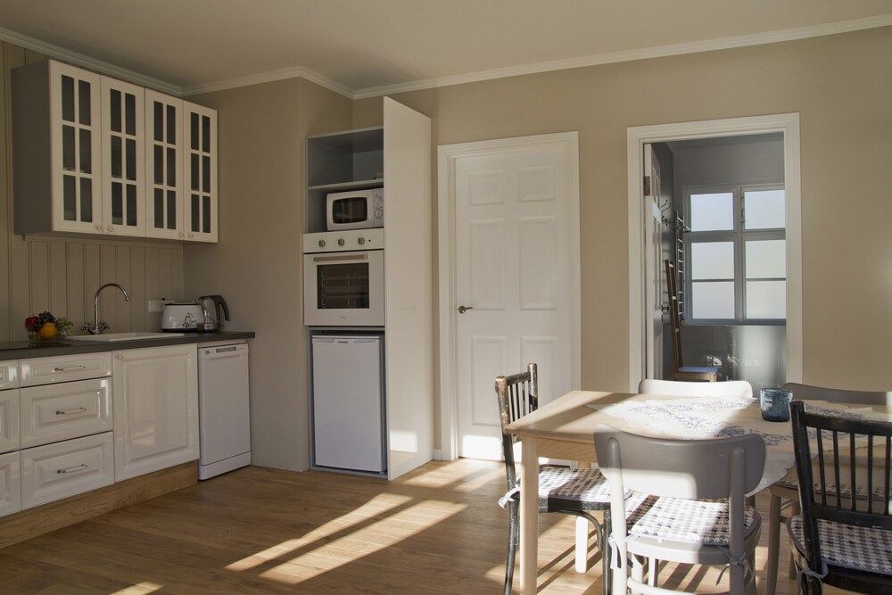 Lonsleira Apartments Apartment, 3 Bedrooms, Ocean View, Oceanfront 8