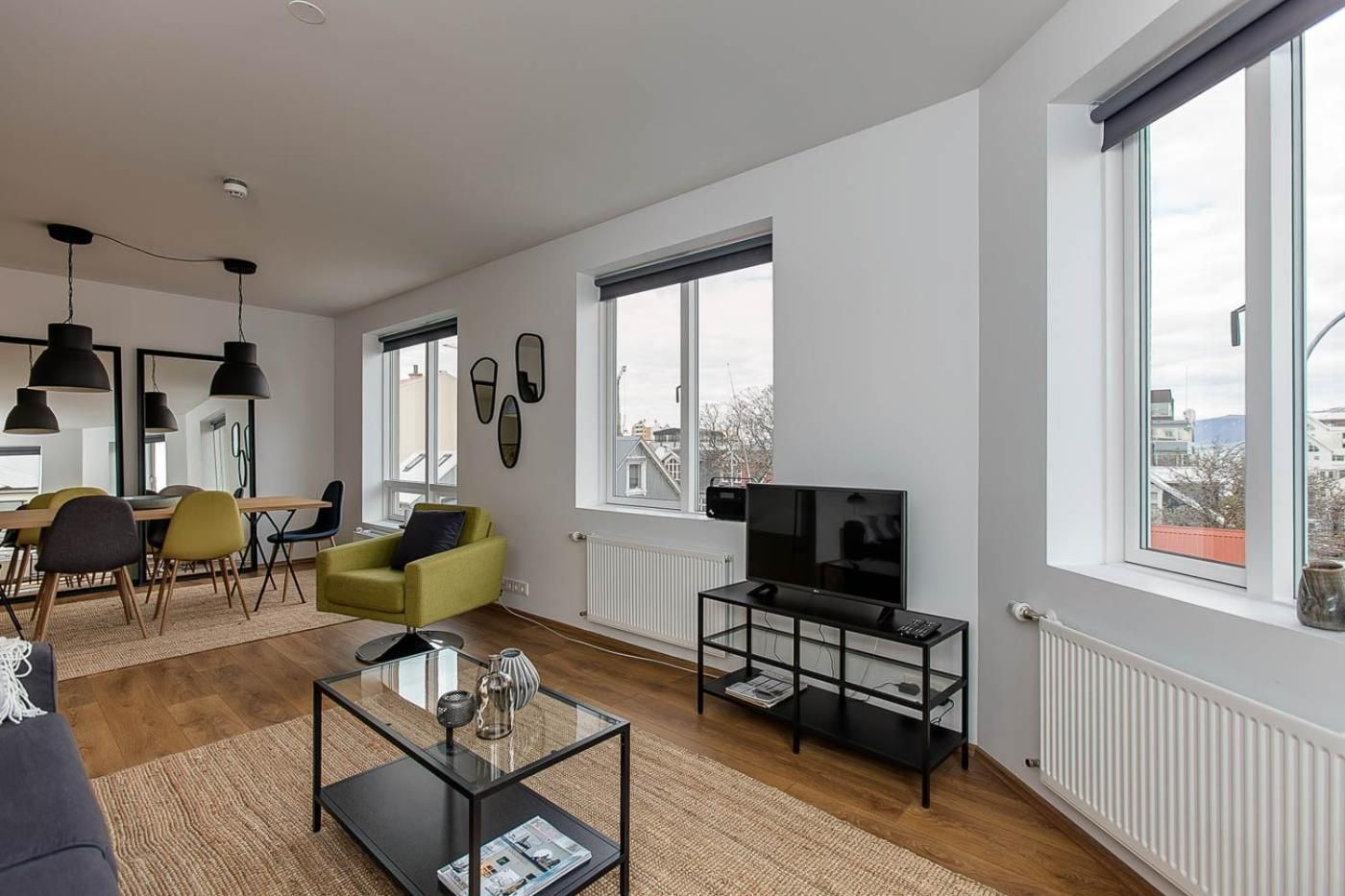 shared lounge/tv area