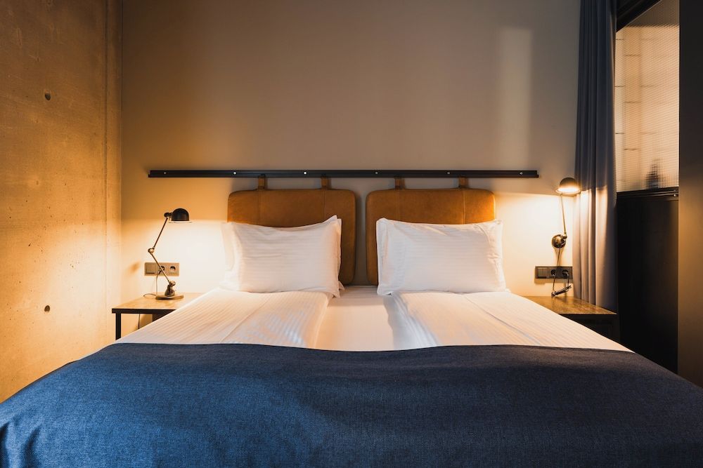 Exeter Hotel Economy Double or Twin Room (with Sauna & Gym Access) 2