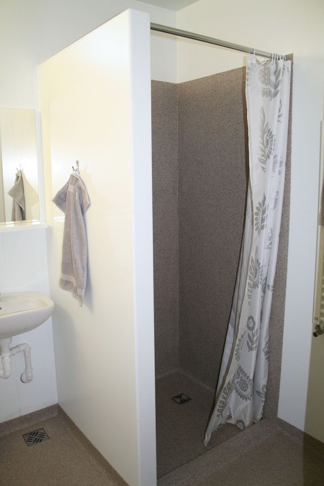 South Central Apartments Studio Apartment, 4 Bed, Mountain View 14