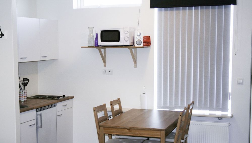 South Central Apartments Studio Apartment, 4 Bed, Mountain View 16