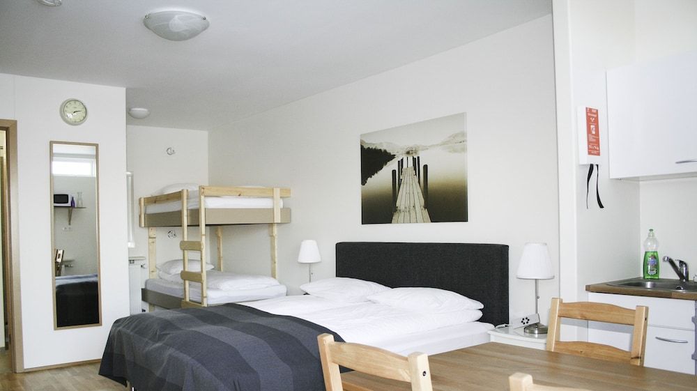 South Central Apartments Studio Apartment, 4 Bed, Mountain View 2