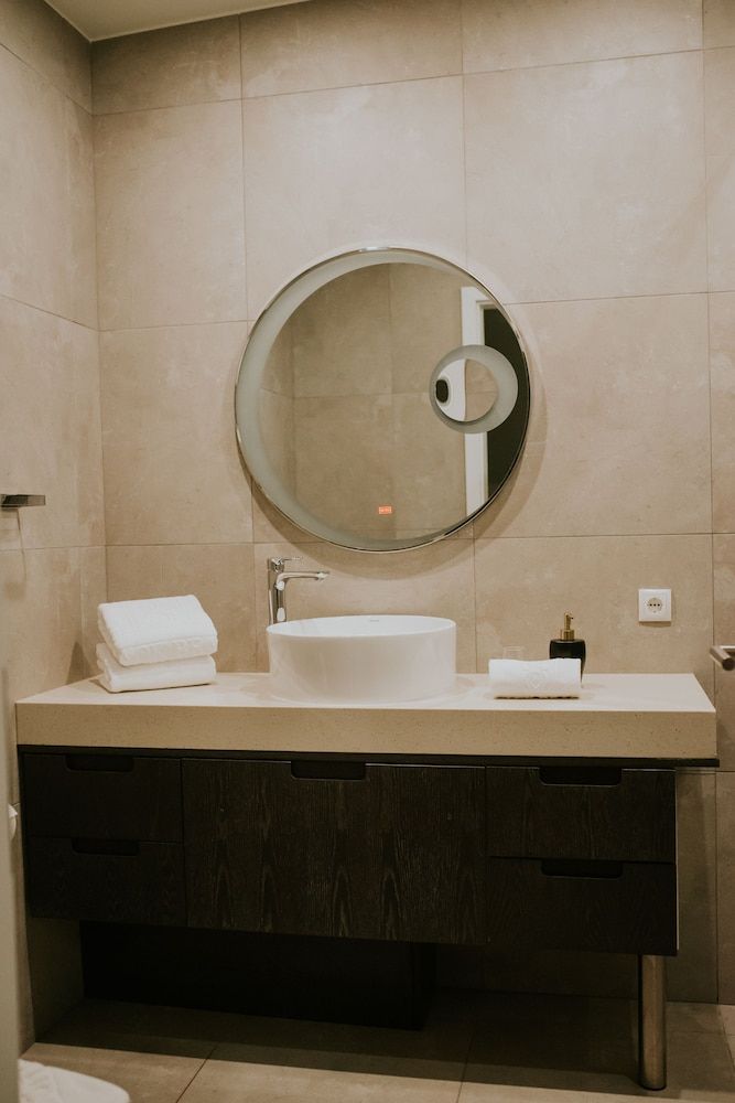 Black Beach Suites Studio, Ocean View 8