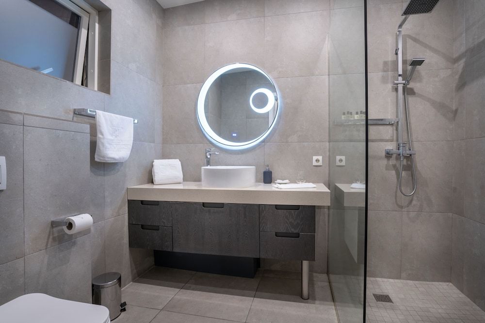 Black Beach Suites Studio, Ocean View 10