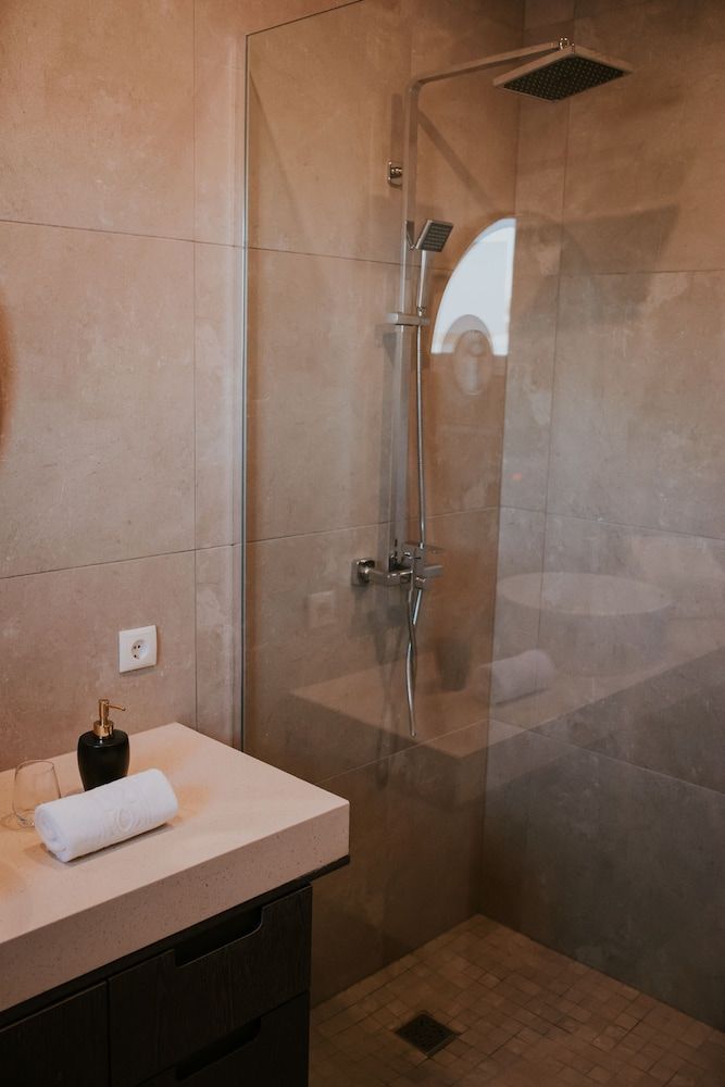 Black Beach Suites Studio, Ocean View 9