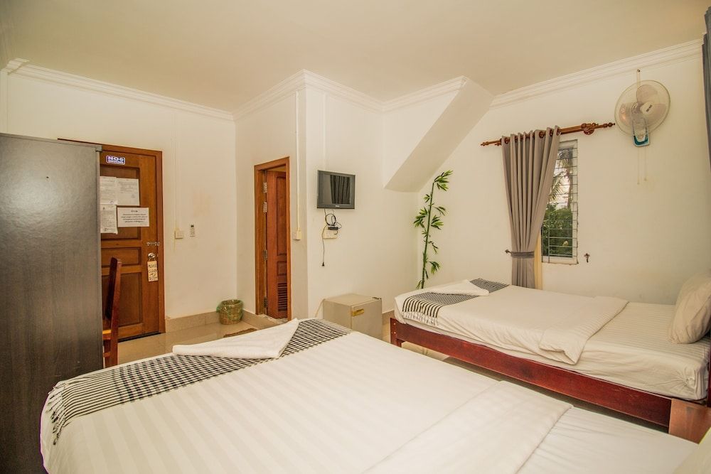 Nika's House Standard Twin Room 4