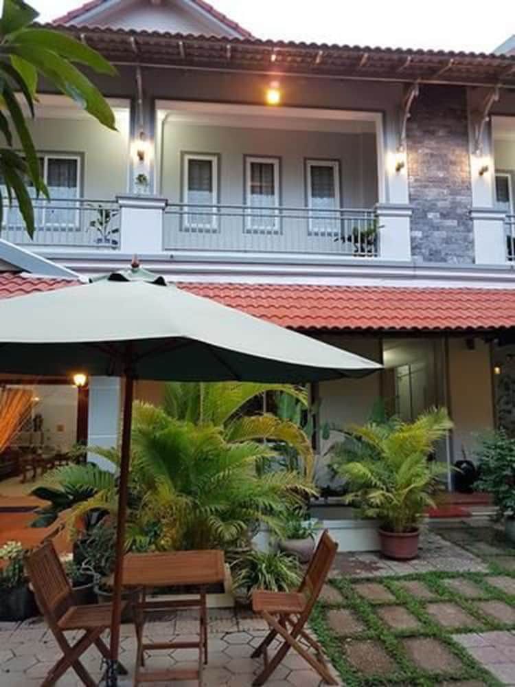 undefined Nika's House 6