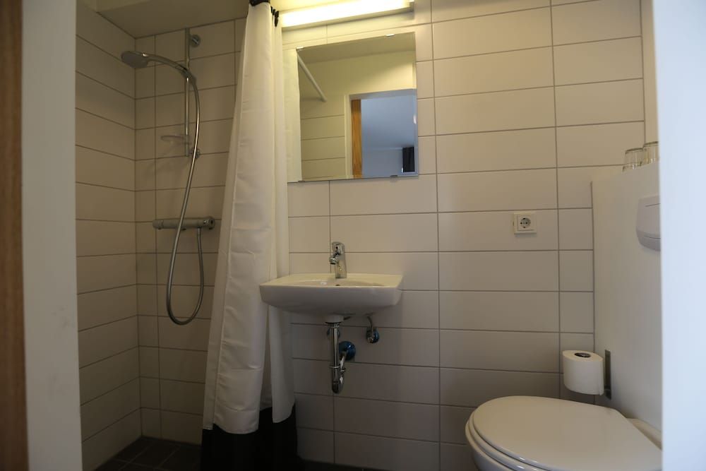 100 Iceland Hotel City Twin Room, Private Bathroom 3