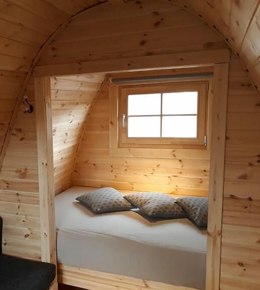 Fossatún Camping Pods & cottages – Sleeping bag accommodation Tripple camping pods 13