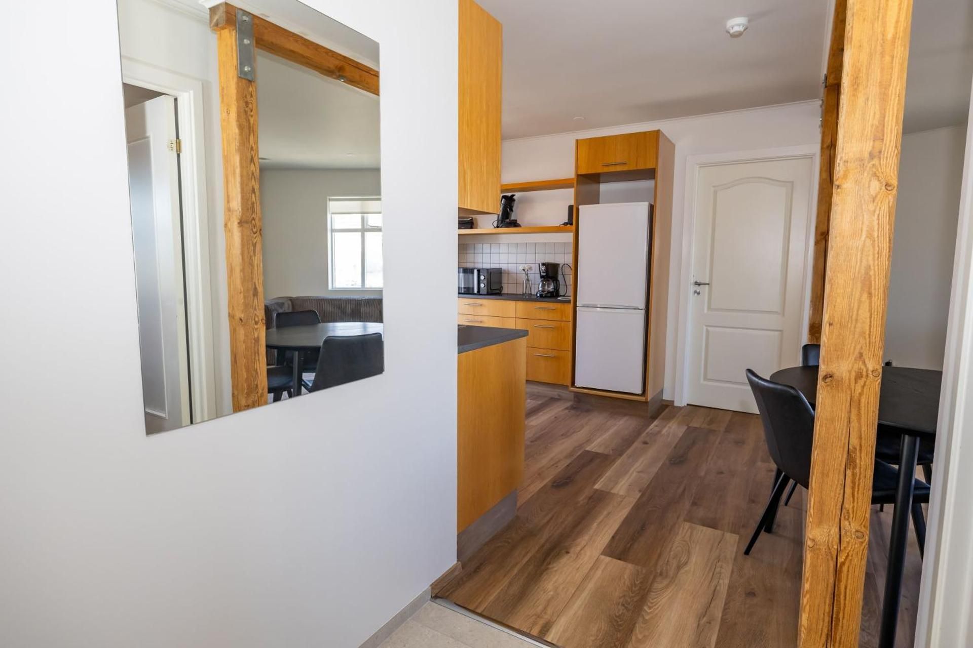 Steinaskjól Apartments - Strandgata Two-Bedroom Apartment 2