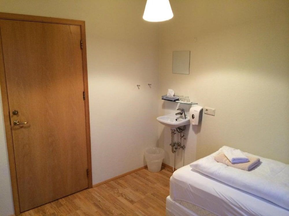 Framtid Hostel Twin Room, Shared Bathroom 4