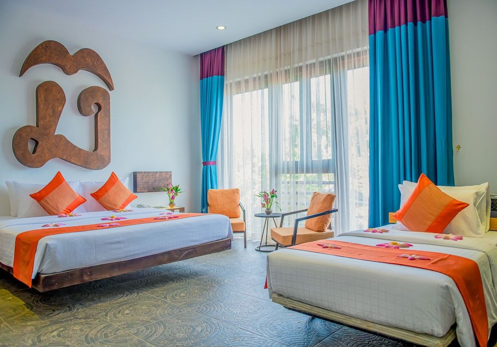 Premier Twin Room, City View