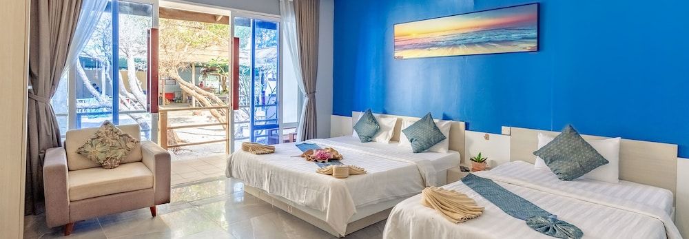 Sara Resort Deluxe Family Room Garden View 4