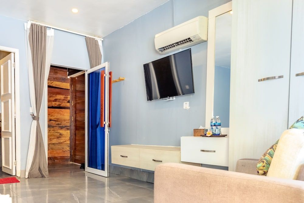 Sara Resort Deluxe Family Room Garden View 7