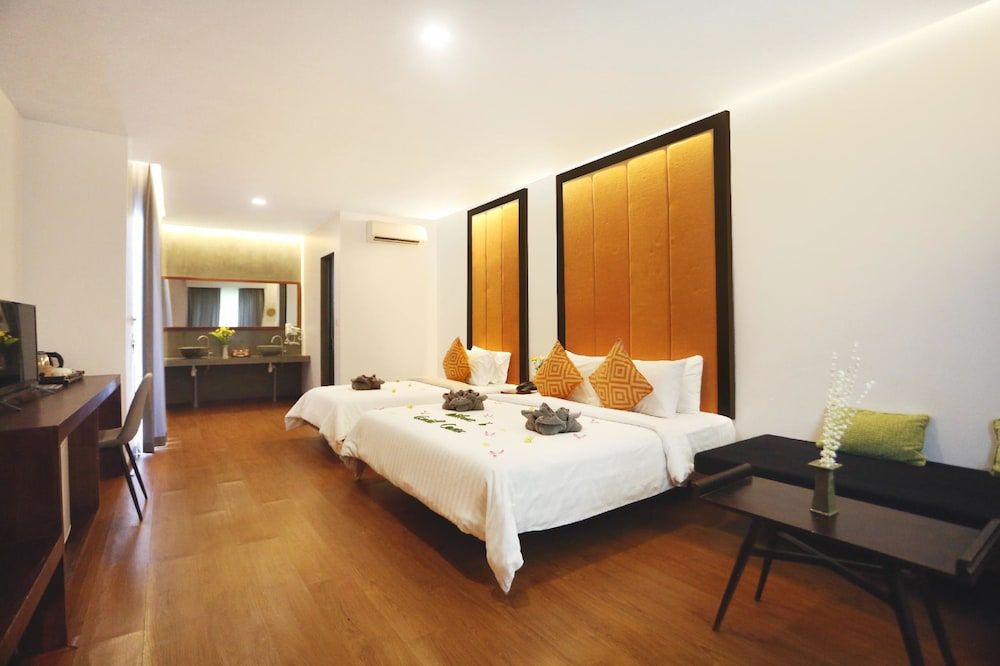 Central Corner d’Angkor Deluxe Family Room, Balcony, Pool View - Free Bus Station Pick up 4