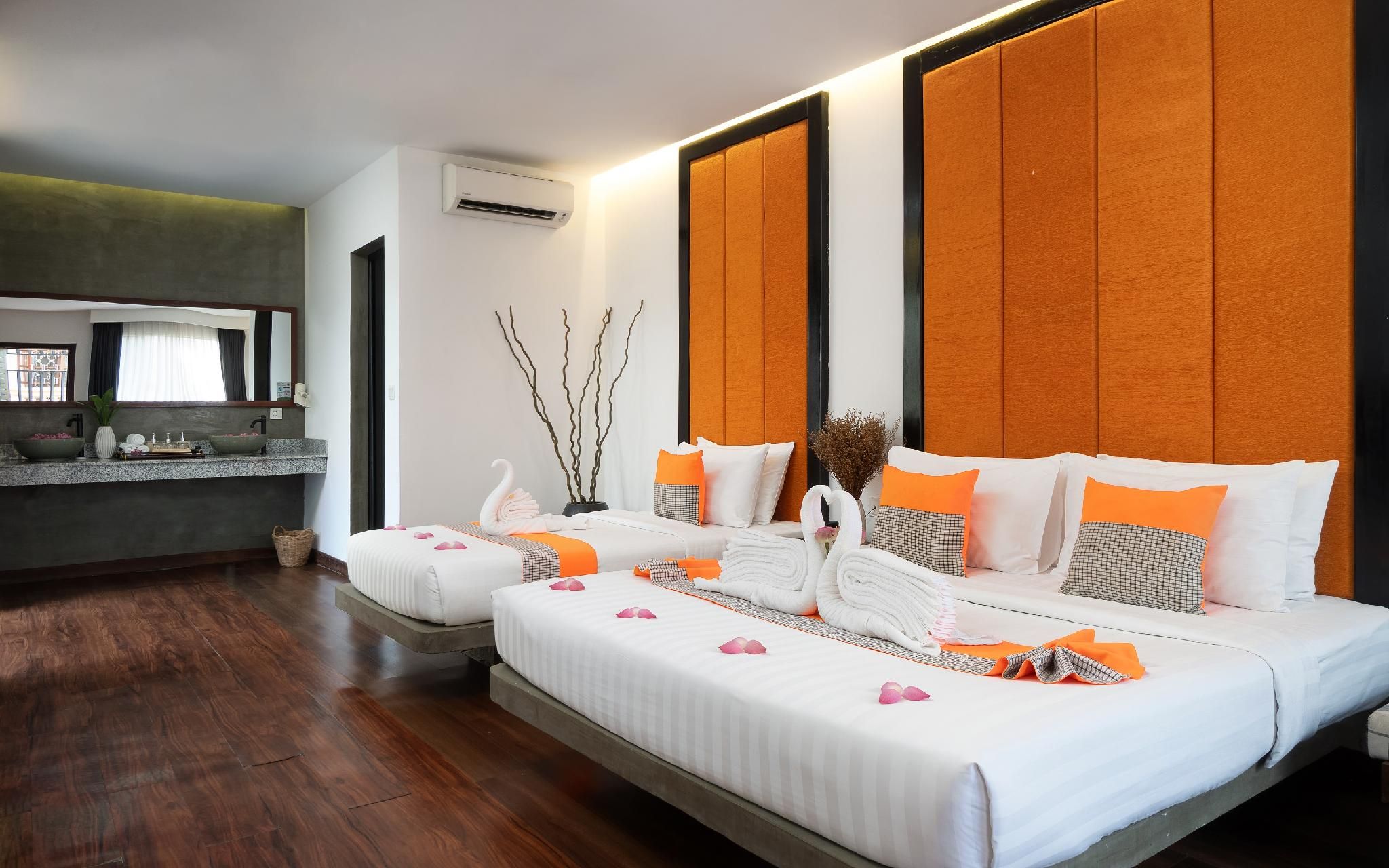 Central Corner d’Angkor Family Balcony Room