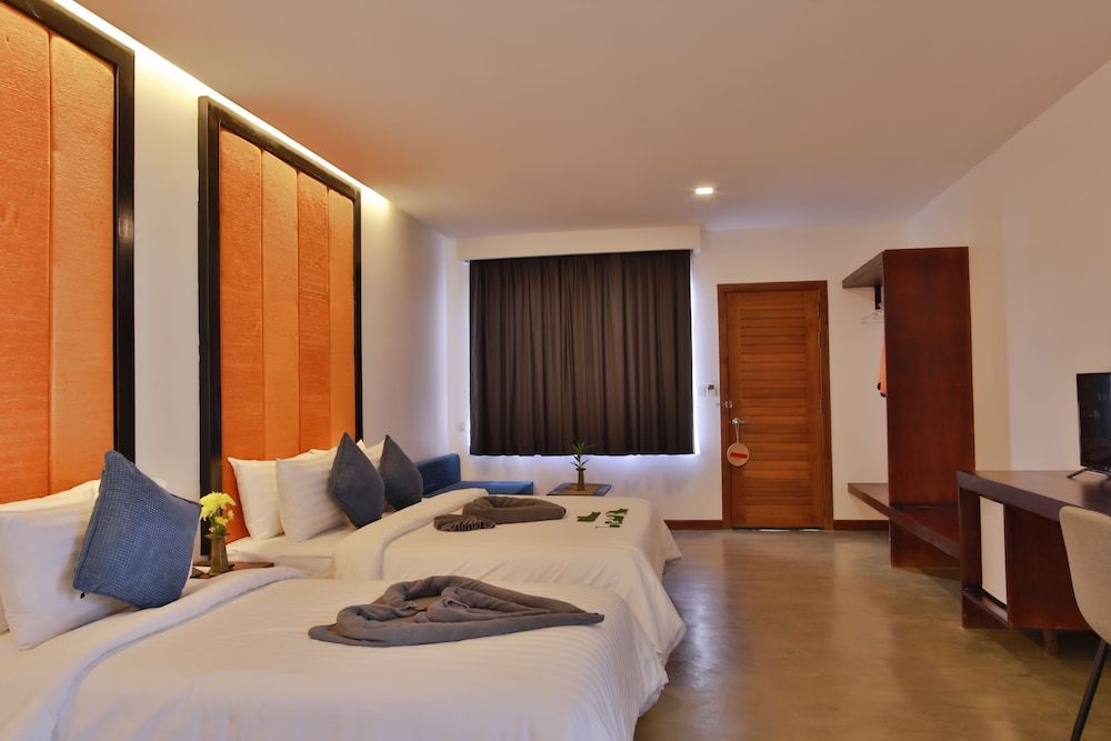 Central Corner d’Angkor Deluxe Family Room, Balcony, Pool View - Free Bus Station Pick up 2