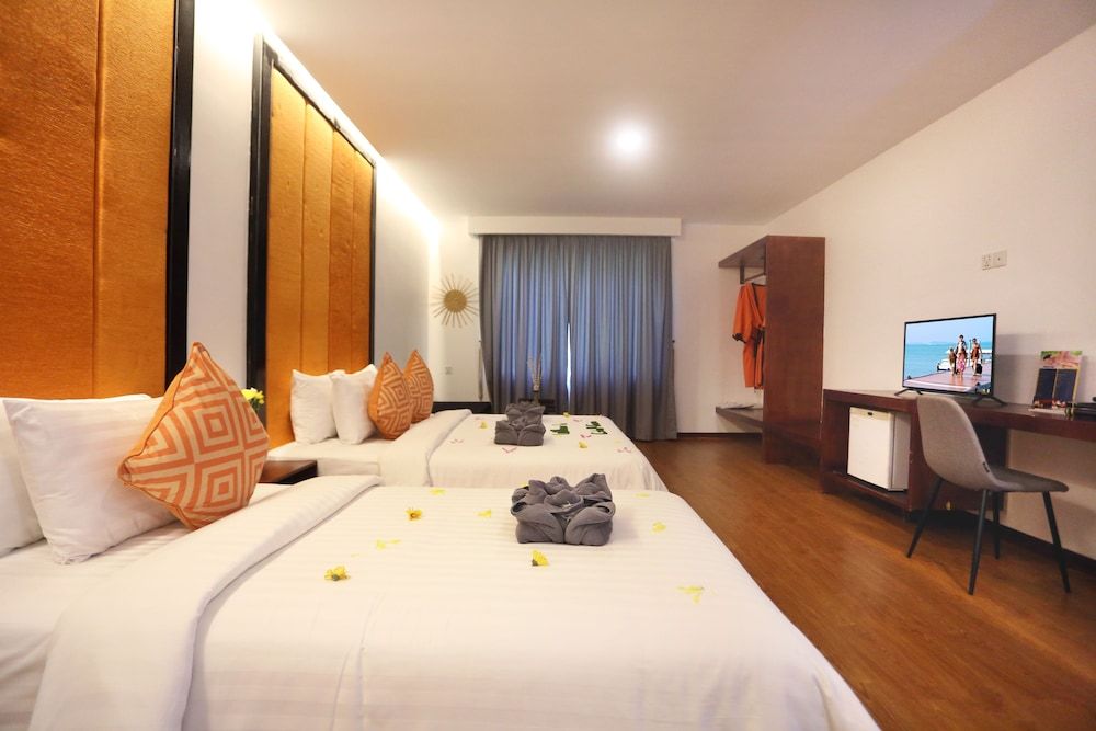 Central Corner d’Angkor Deluxe Family Room, Balcony, Pool View - Free Bus Station Pick up 3