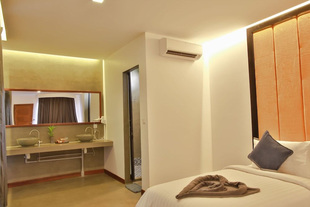 Central Corner d’Angkor Deluxe Family Room, Balcony, Pool View - Free Bus Station Pick up 8