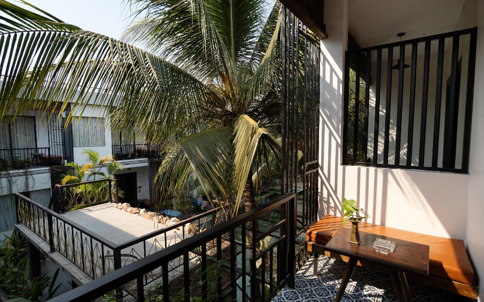 Central Corner d’Angkor Family Balcony Room 2