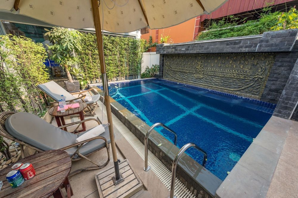 undefined Villa Bayon Guides 6