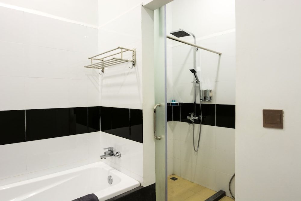 The Local Time Village Deluxe Twin Room with Bathtub 6