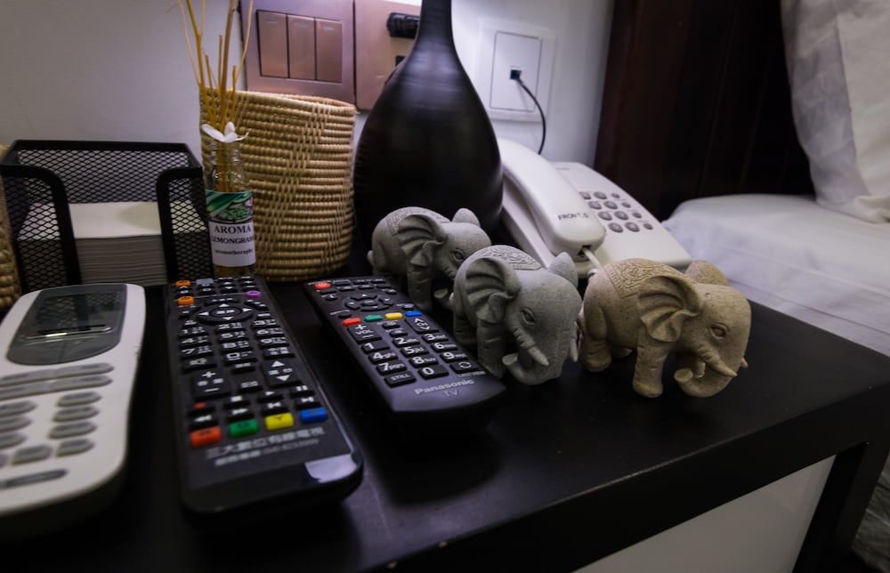 The Local Time Village Deluxe Twin Room with Bathtub 8