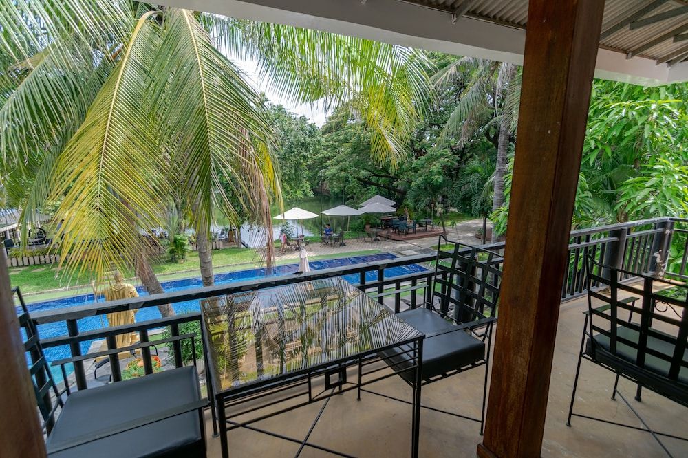Samathi Lake Resort Deluxe Double Room, Balcony (Air-con) 4