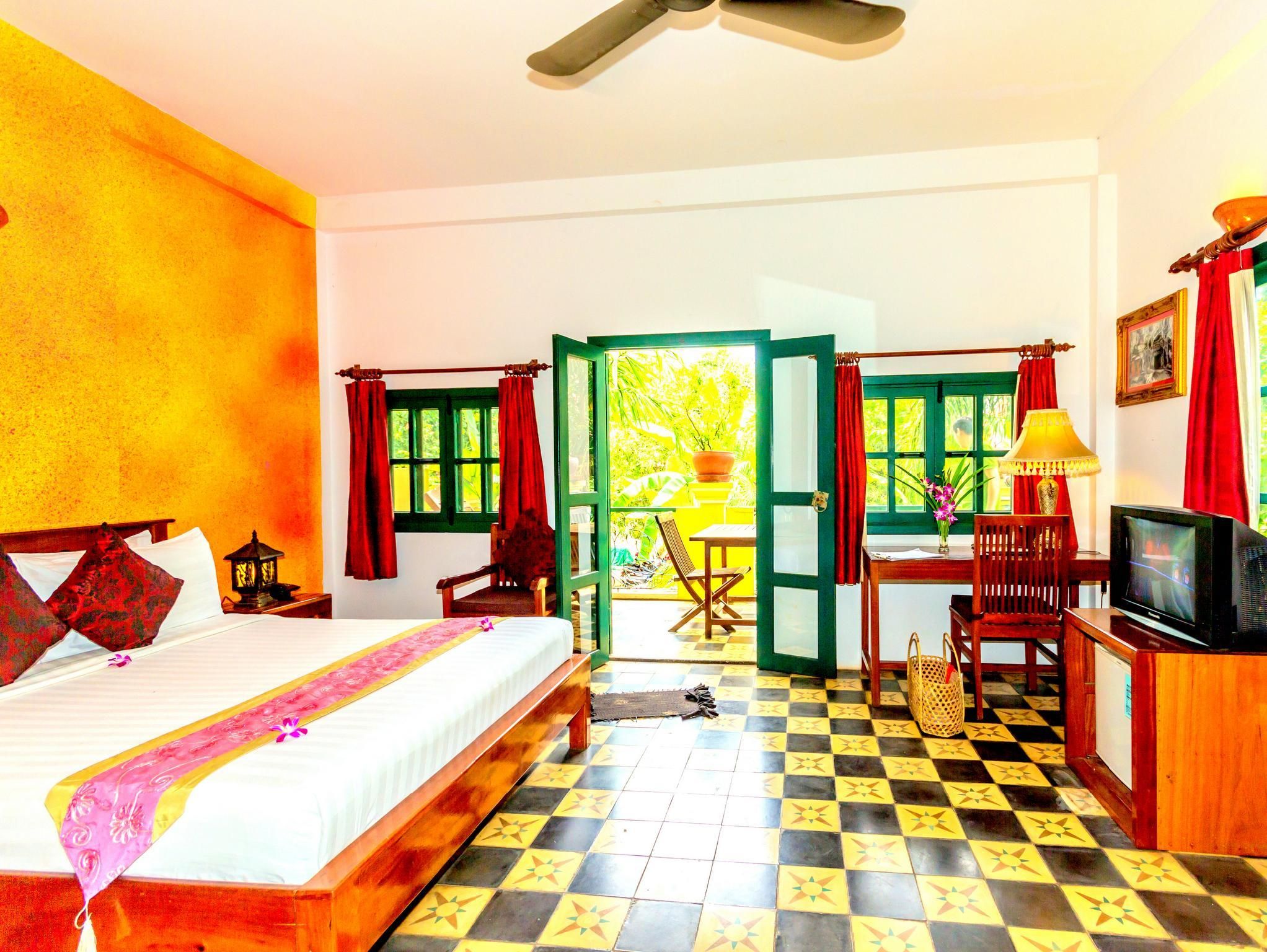 Deluxe Double with Pool View