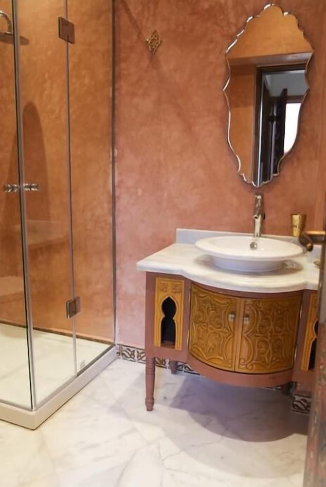 Palais Zahia Deluxe Room 11