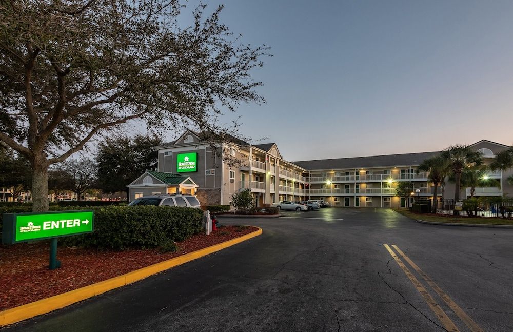 undefined HomeTowne Studios by Red Roof Orlando South 10