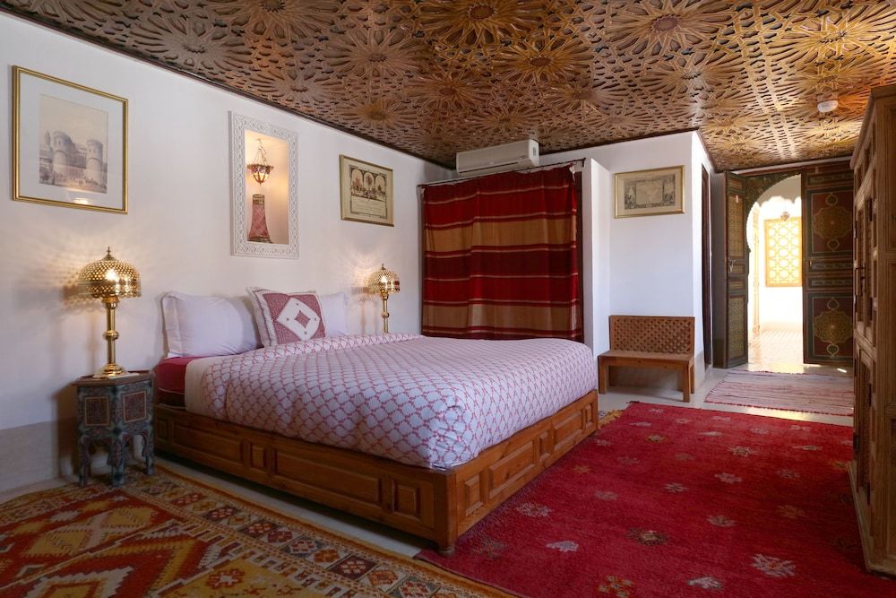 Riad Zineb Superior Double Room, Courtyard View 3