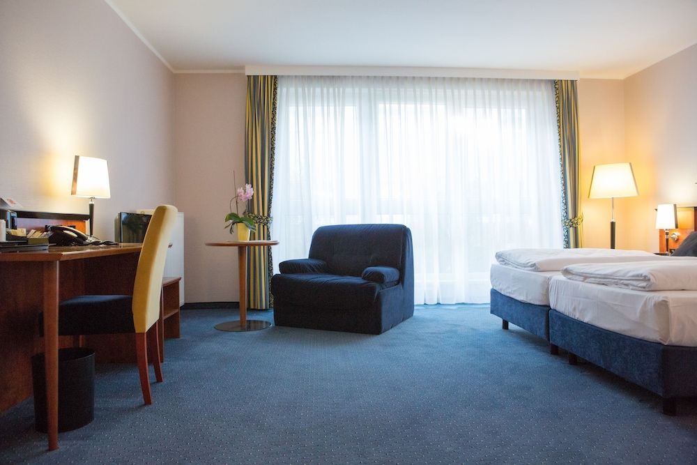 Amedia Frankfurt Russelsheim Trademark Collection by Wyndham Comfort Twin Room (Plus) 5