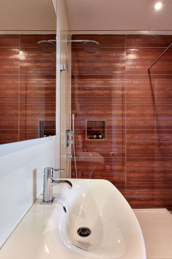 Quaint Boutique Hotel Sannat Comfort Room (Twin Beds x2 Available on Request) 9