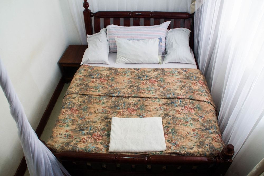 Heritage Park Hotel