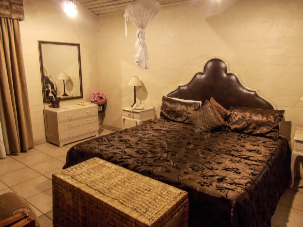 undefined Ndeke Hotel