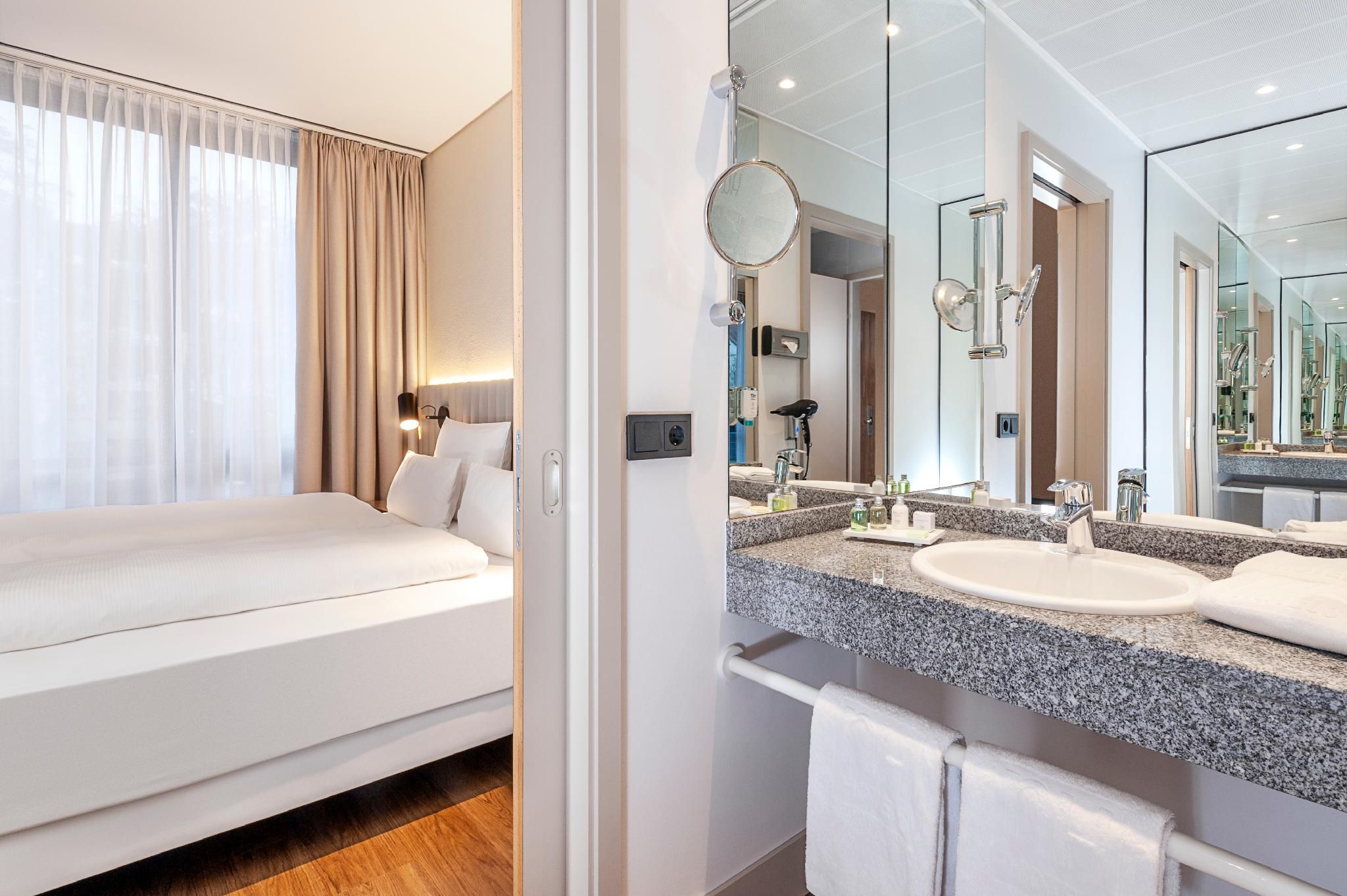 NH München Unterhaching Standard Room 3