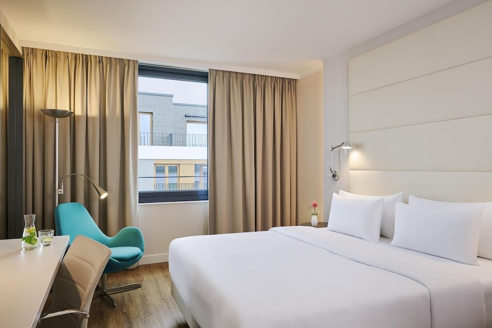 NH Berlin Alexanderplatz Standard Room