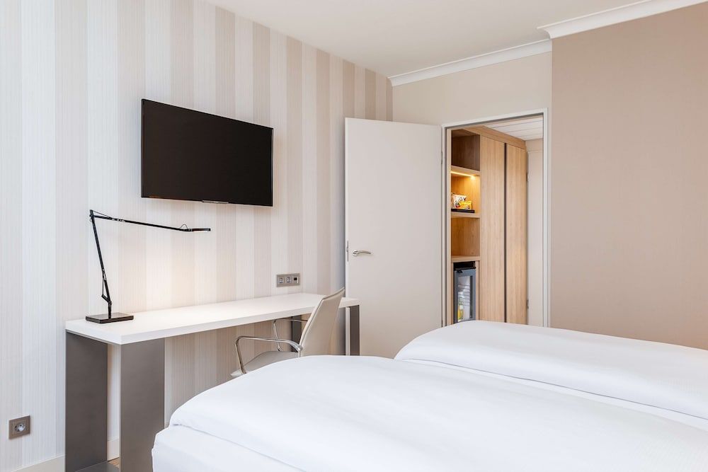 NH Berlin Alexanderplatz Standard Room 7