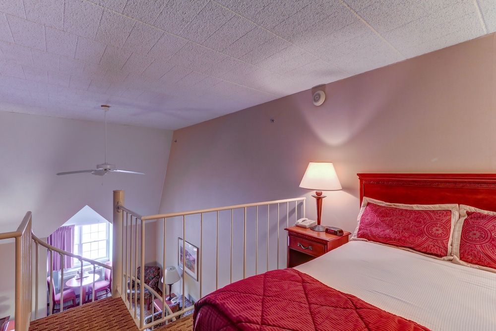 Chateau Resort & Conference Center Superior Loft, 1 King Bed with Sofa Bed (Not Pet-Friendly)