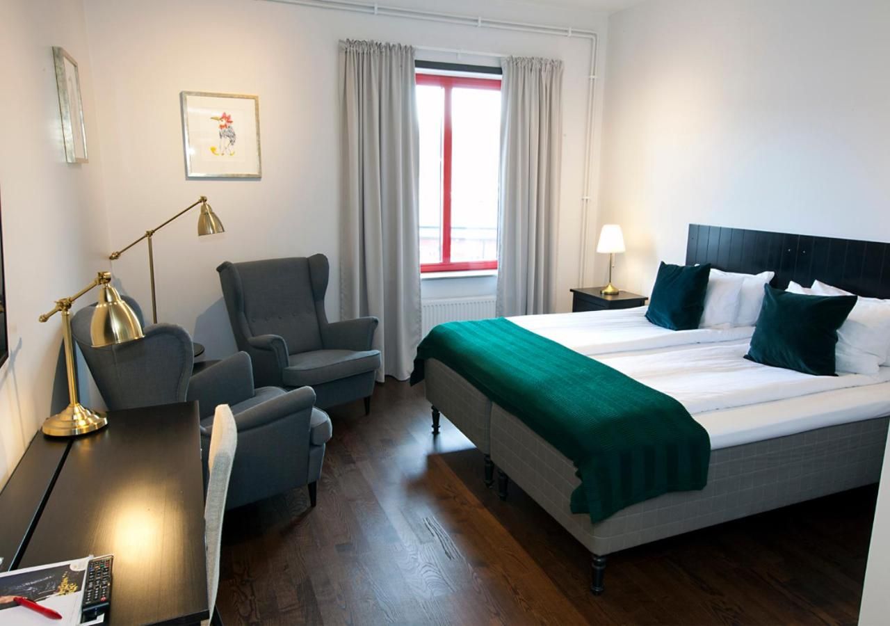 Rasta Grums Twin Room 4