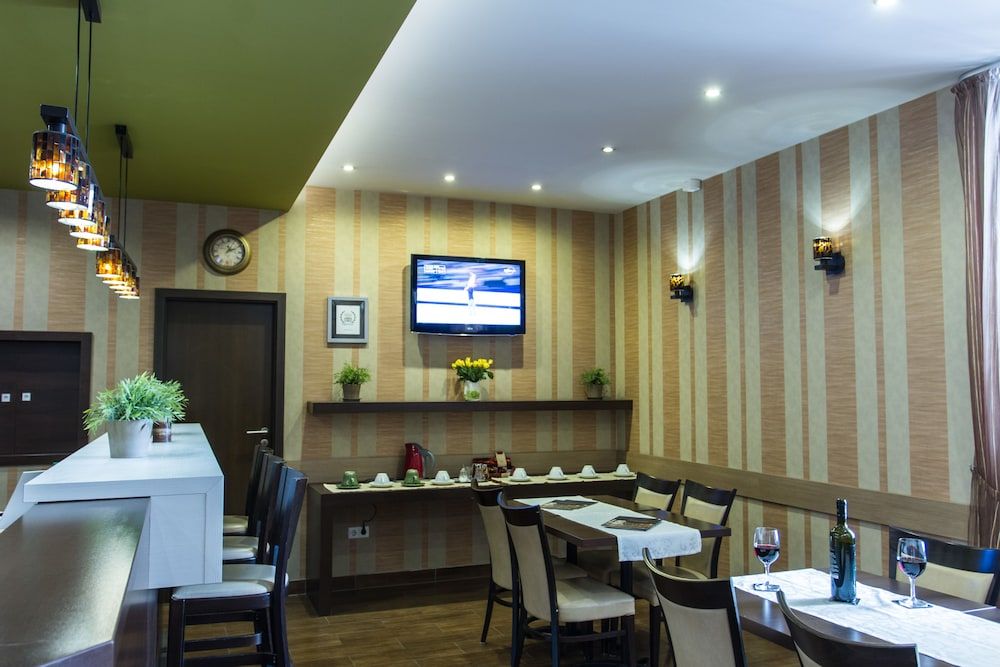 undefined Central Hotel 21 10