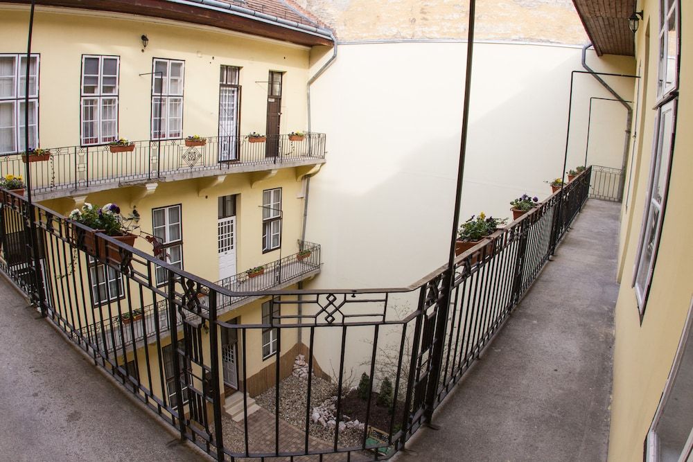 undefined Central Hotel 21 5