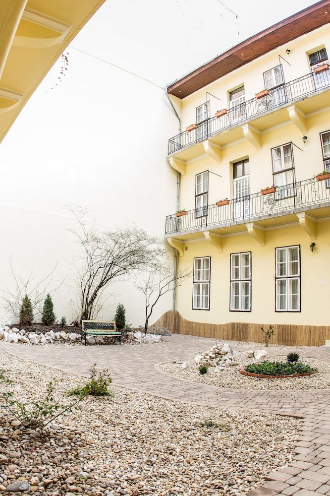 undefined Central Hotel 21 8