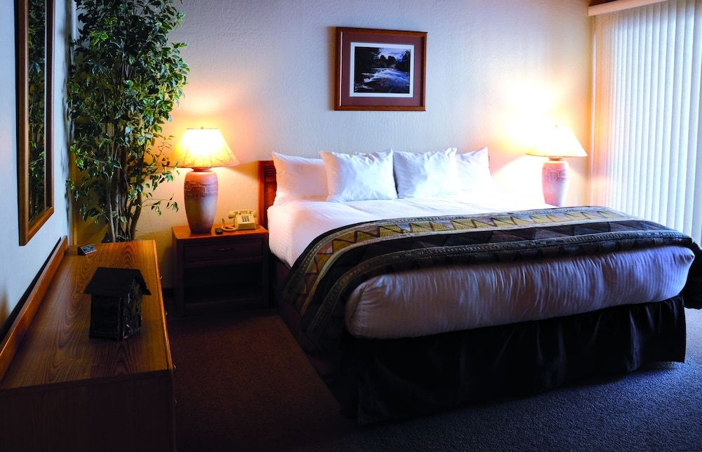 Junipine Resort Villa, 2 Bedrooms, Kitchen (Creek View) 4